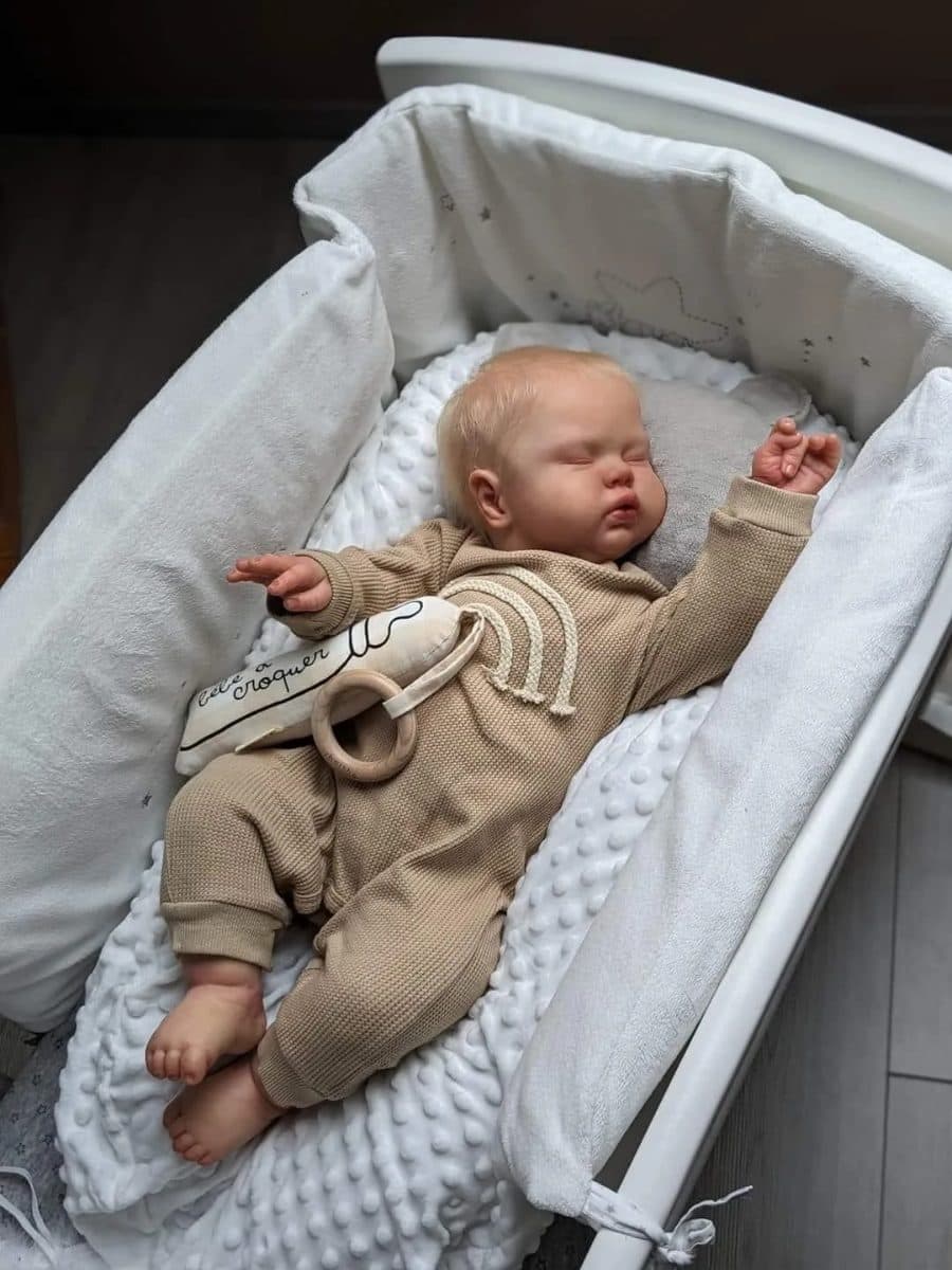 Bebê Reborn Lucca 🌸TECIDO 🌸